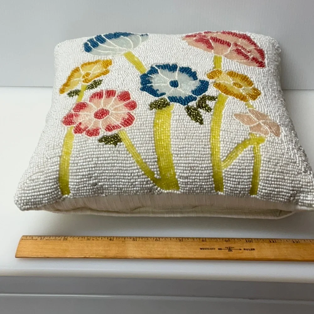 PRIMROSE VINTAGE Pillows Set of 2 Beaded Zipper Back Square Flowers Cream +